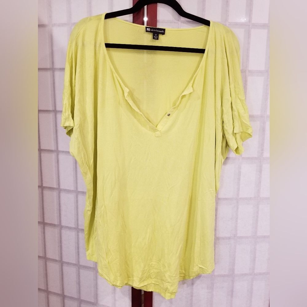 Bright yellow relaxed v-neck tshirt